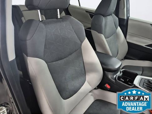 Used 2022 Toyota RAV4 XLE AWD/4WD image 28