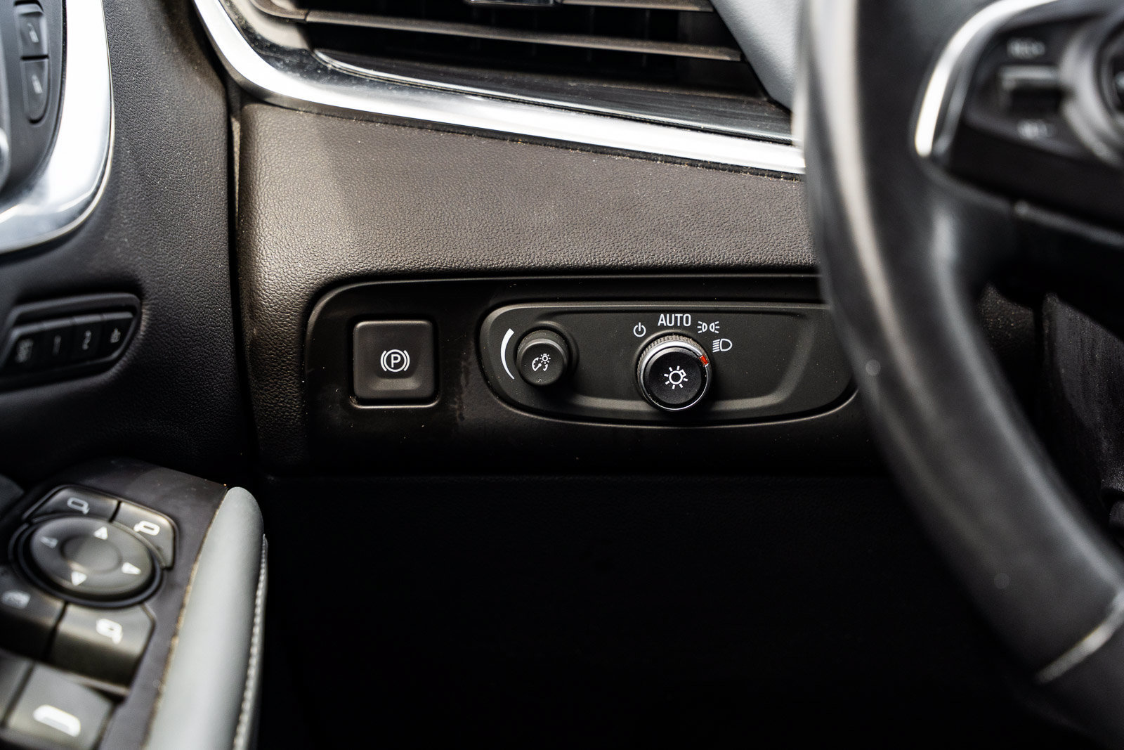 Used 2018 Buick Enclave Premium FWD image 27