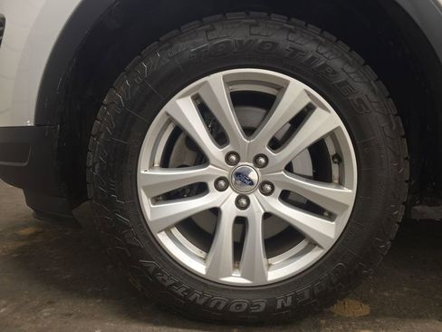 Used 2018 Ford Explorer XLT AWD/4WD image 7