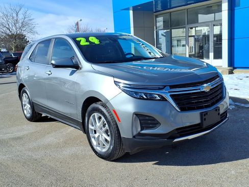 Used 2024 Chevrolet Equinox LT image 1