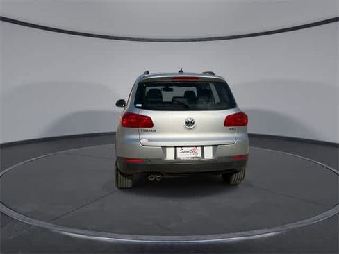 Used 2017 Volkswagen Tiguan S image 7