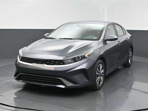 Used 2023 Kia Forte LXS image 6