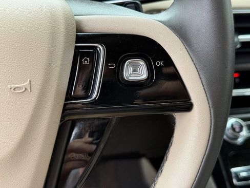 Used 2022 Lincoln Corsair AWD w/ Equipment Group 101A image 17