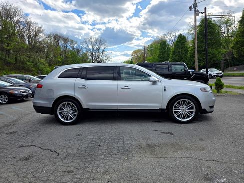 Used 2016 Lincoln MKT AWD w/ Equipment Group 201A image 4