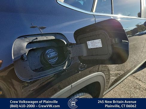 New 2026 Volkswagen Atlas Cross Sport SE image 16