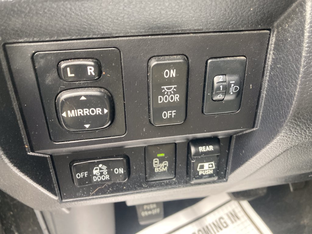 Used 2017 Toyota Tundra Limited w/ Limited Premium Package AWD/4WD image 41