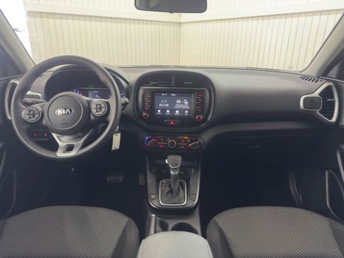 Used 2020 Kia Soul LX image 17