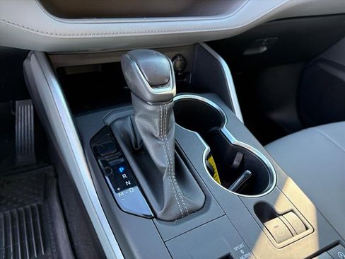 Used 2022 Toyota Highlander XLE image 24