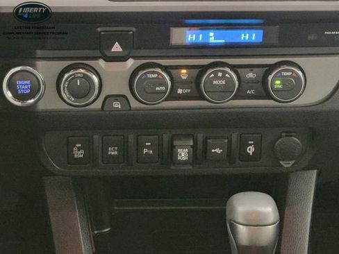 Used 2022 Toyota Tacoma TRD Sport w/ Technology Package image 23