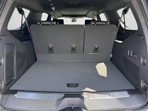 New 2026 GMC Yukon XL AT4 Ultimate AWD/4WD image 13