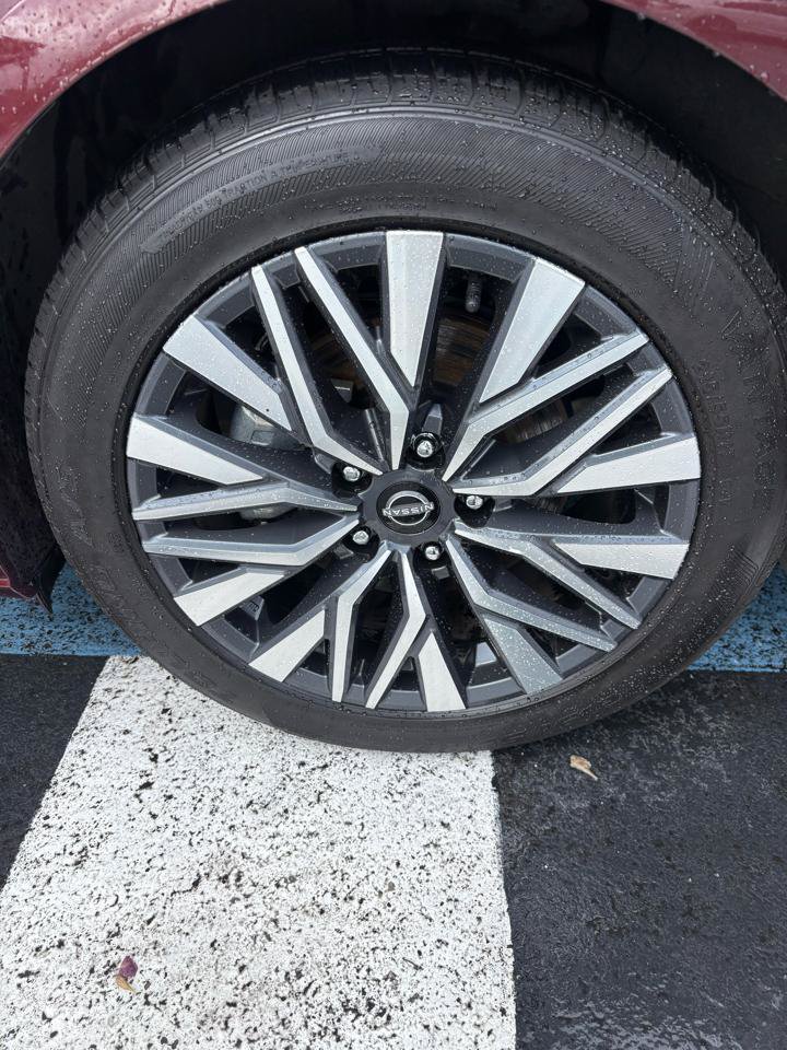 Used 2024 Nissan Altima 2.5 SV FWD image 25
