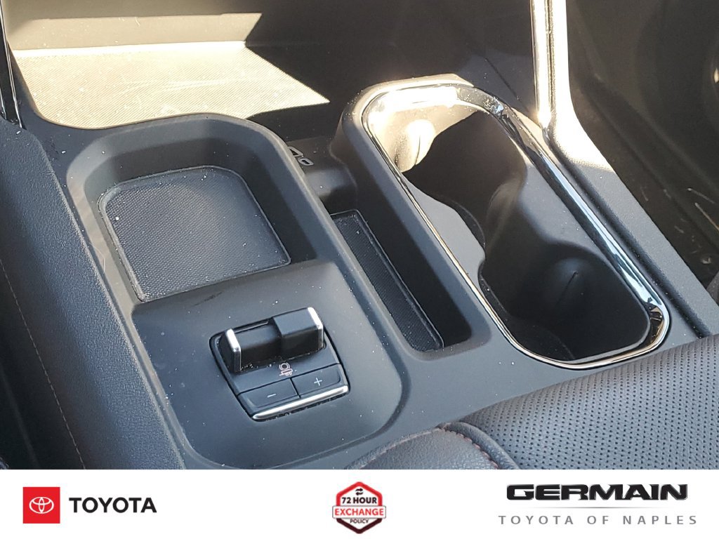 Used 2024 GMC Sierra 2500 AT4 w/ AT4 Premium Plus Package AWD/4WD image 33