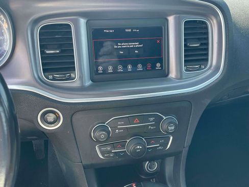 Used 2021 Dodge Charger SXT w/ Leather Interior Group RWD image 8