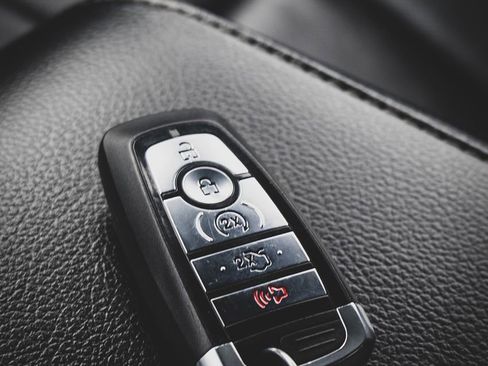 Used 2018 Ford F150 Lariat image 7