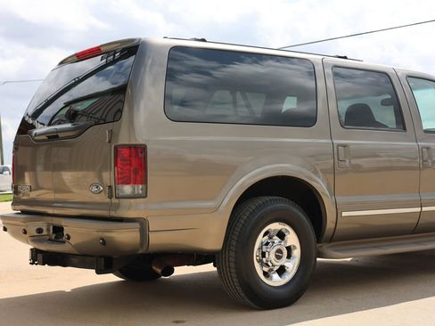 Used 2003 Ford Excursion Limited image 4