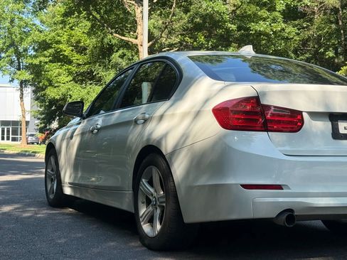 Used 2013 BMW 320i Sedan RWD image 7