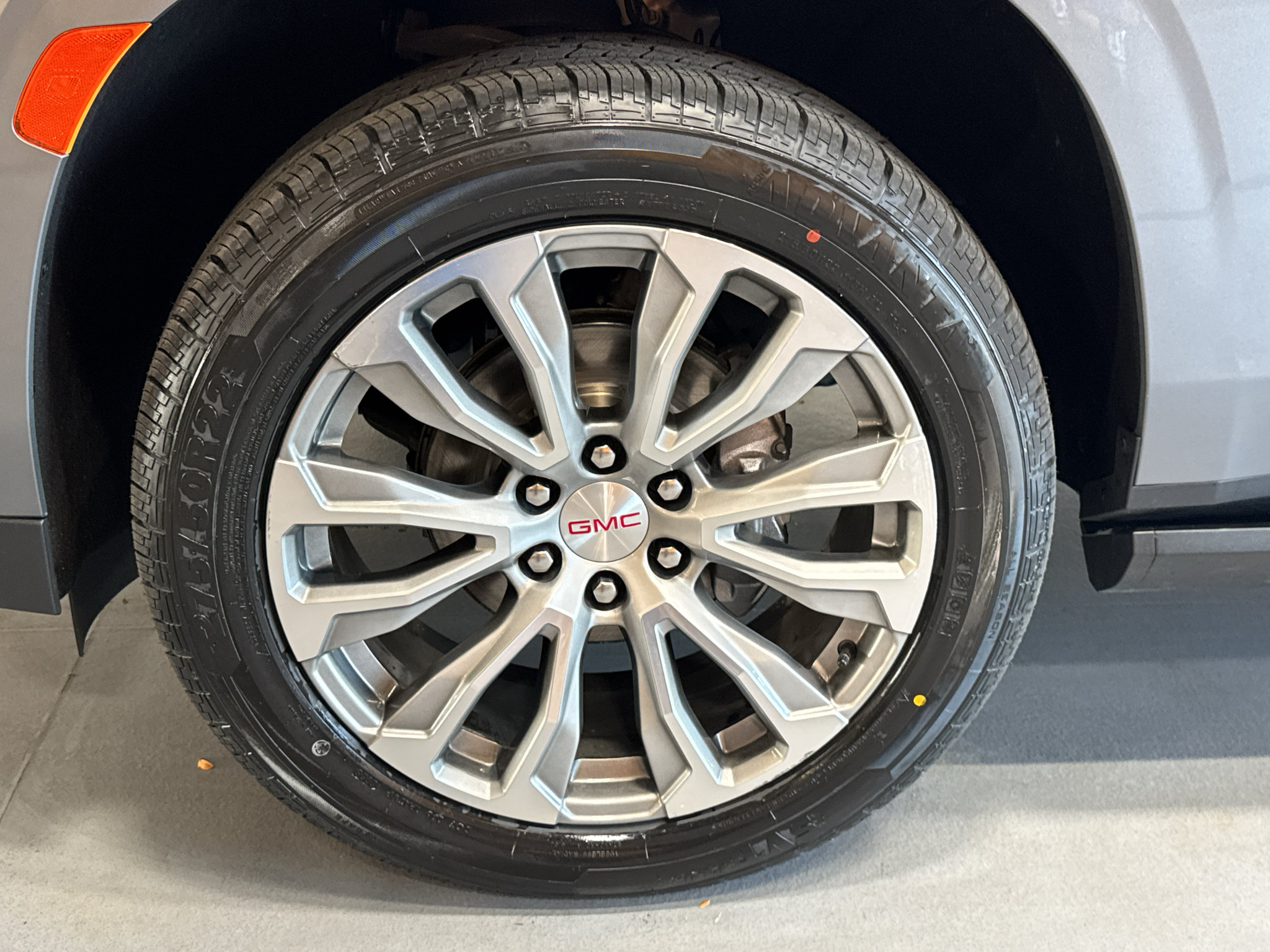 Used 2021 GMC Yukon XL Denali w/ Denali Premium Package AWD/4WD image 9