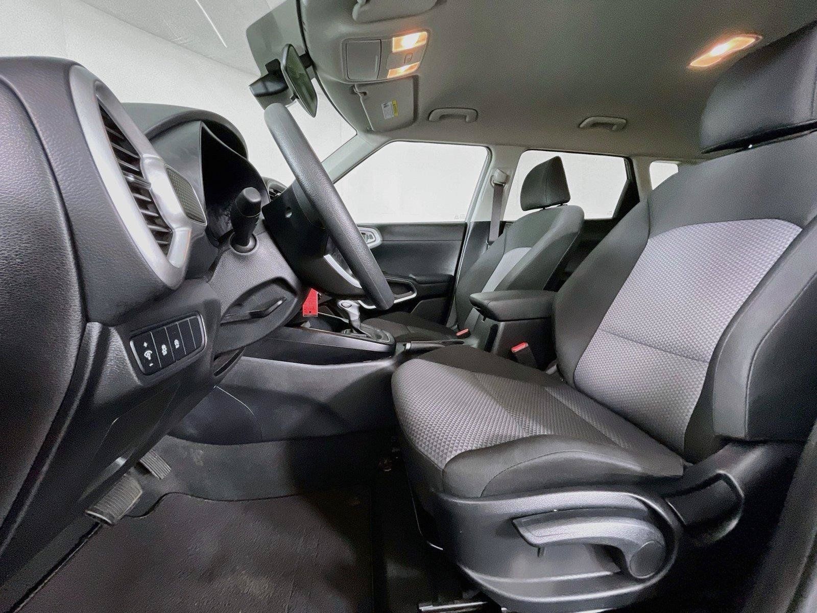 Certified 2025 Kia Soul LX w/ LX Technology Package FWD image 22