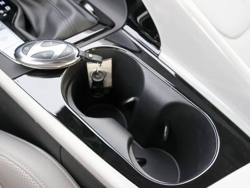 New 2026 Hyundai Elantra Limited image 17