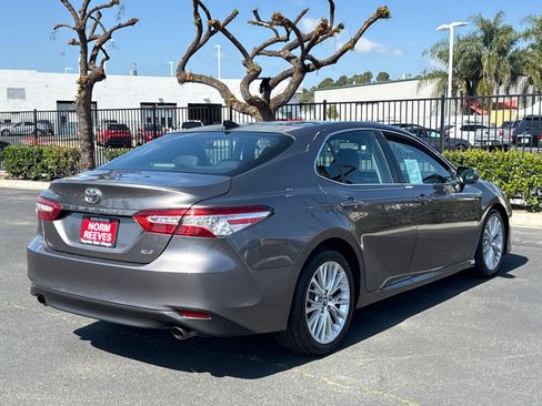 Used 2018 Toyota Camry XLE w/ Driver Assist Package image 11