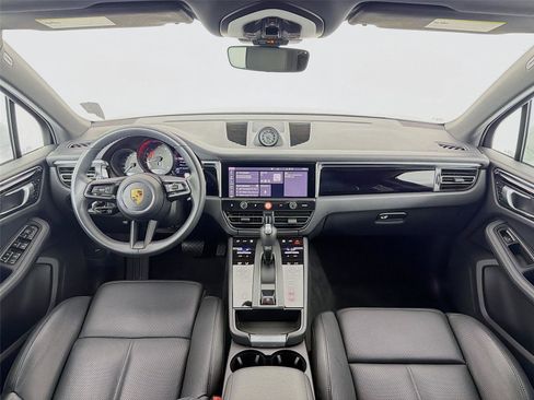 Used 2023 Porsche Macan AWD/4WD image 15
