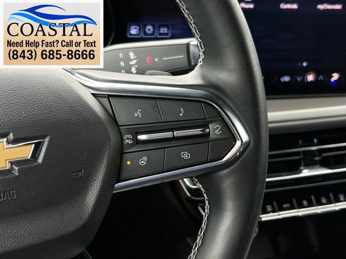 Used 2025 Chevrolet Traverse LT AWD/4WD image 32