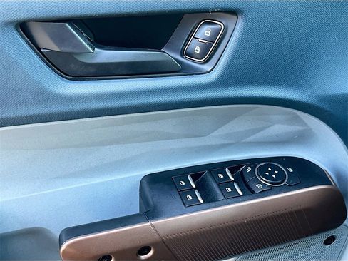 Used 2022 Ford Maverick Lariat w/ Lariat Luxury Package image 17