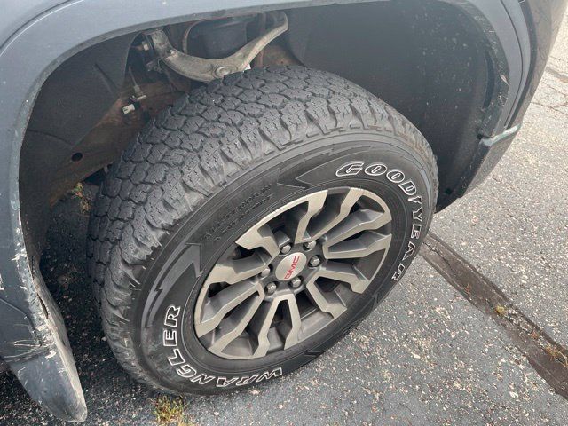 Used 2021 GMC Sierra 1500 AT4 w/ AT4 Premium Package AWD/4WD image 6