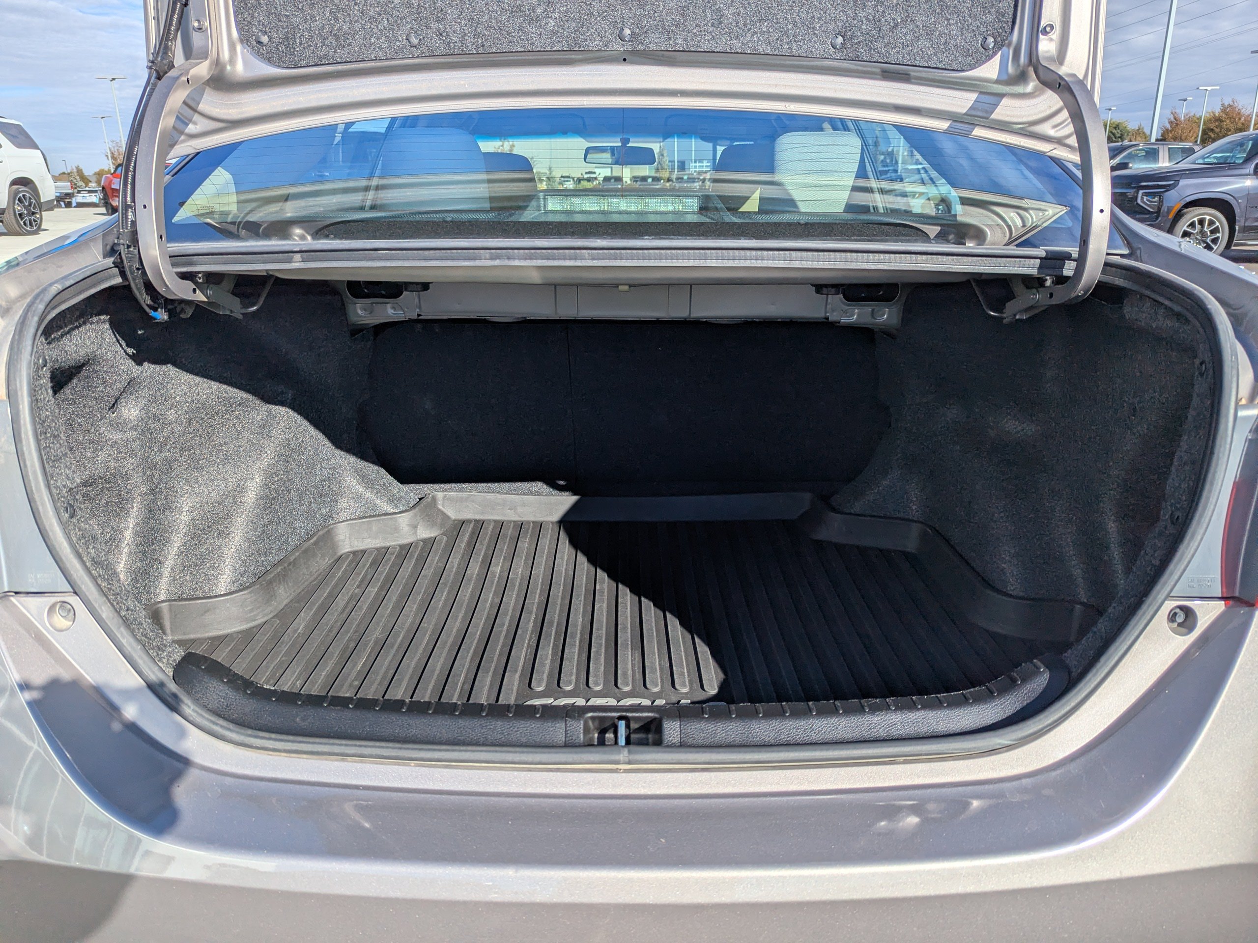 Used 2016 Toyota Corolla LE FWD image 30