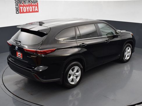 Used 2023 Toyota Highlander LE AWD/4WD image 22