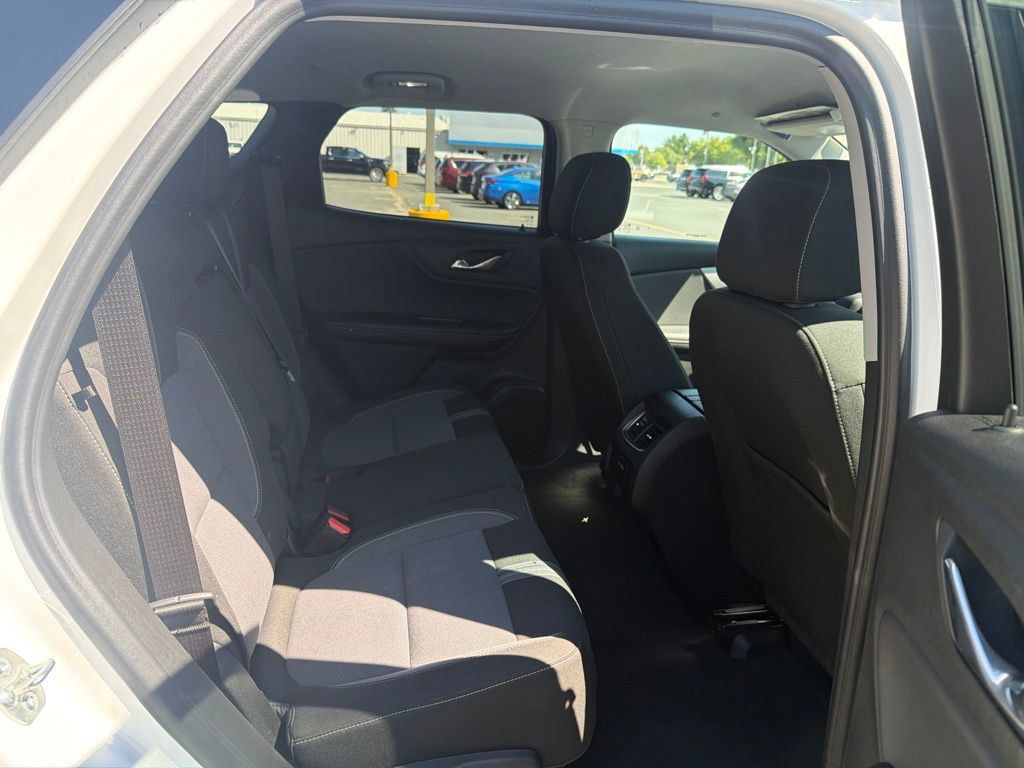 Certified 2025 Chevrolet Blazer LT FWD image 11