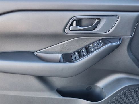 New 2026 Nissan Rogue S image 17