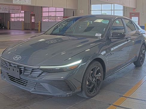 Used 2026 Hyundai Elantra Sport FWD image 2