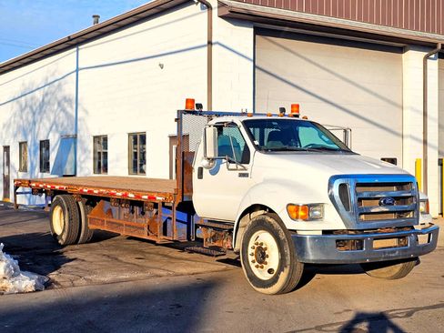 Used 2015 Ford F650 2WD Regular Cab Super Duty image 2