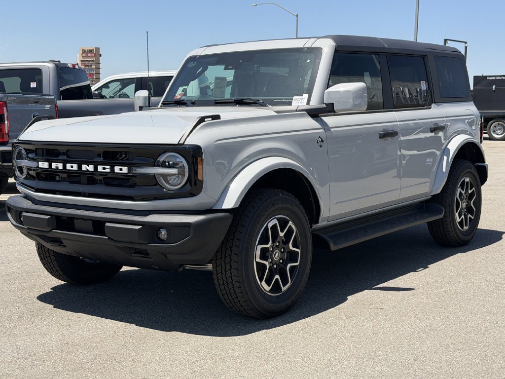 Used 2026 Ford Bronco Outer Banks AWD/4WD image 4