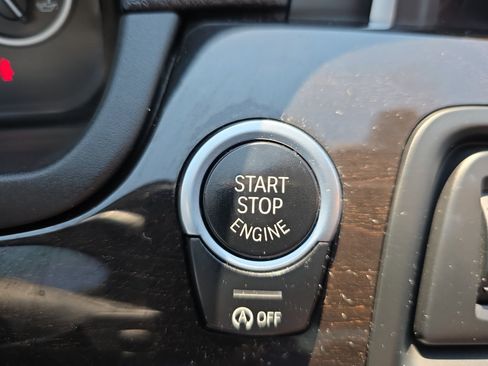 Used 2015 BMW 528i xDrive Sedan AWD/4WD image 26