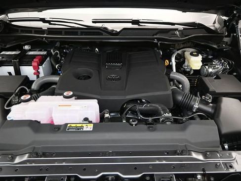 New 2026 Toyota Tundra SR5 w/ SR5 Convenience Package AWD/4WD image 17