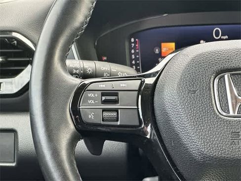 Used 2023 Honda Pilot Elite image 9