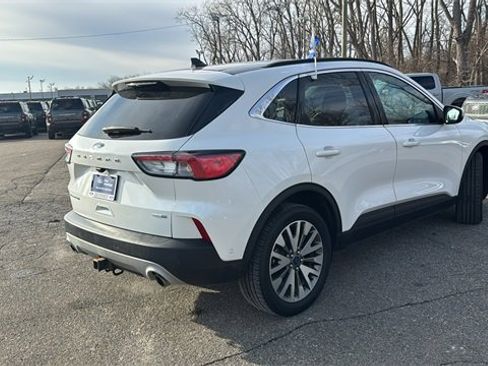 Certified 2020 Ford Escape Titanium w/ Titanium Premium Package 2.0 image 4