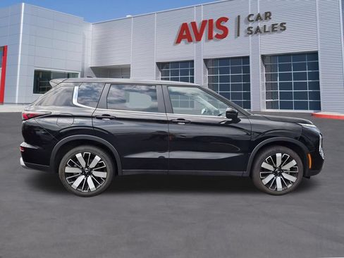 Used 2025 Mitsubishi Outlander SE FWD image 5