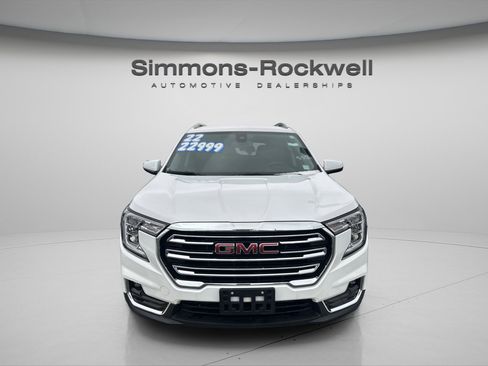 Used 2022 GMC Terrain SLT image 1