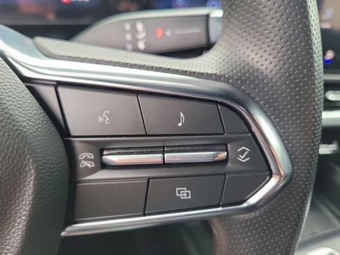 Used 2026 Chevrolet Equinox EV LT FWD image 6