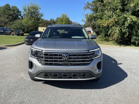 New 2026 Volkswagen Atlas SE FWD image 2