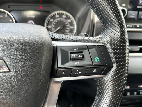 Used 2024 Mitsubishi Outlander SE AWD/4WD image 27