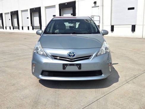 Used 2014 Toyota Prius V Three FWD image 2