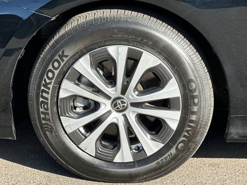 Certified 2022 Toyota Prius Prime XLE FWD image 27