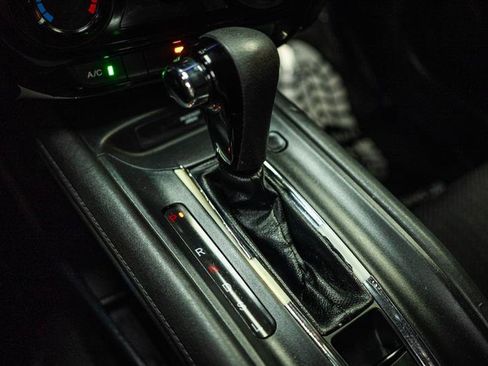 Used 2017 Honda HR-V LX image 17