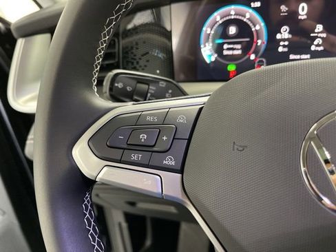 New 2026 Volkswagen Tiguan SE image 16