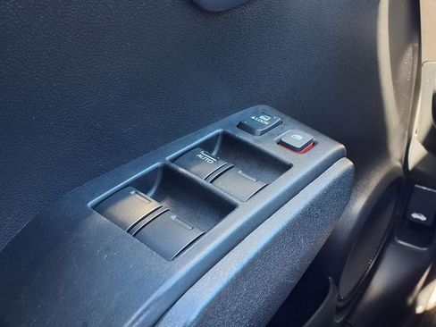 Used 2010 Honda Fit Sport image 28