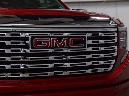 Used 2024 GMC Sierra 1500 Denali w/ Technology Package image 9
